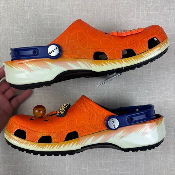 ✴️ Crocs x Dragon Ball Z Classic Clog - Picture 4 of 6